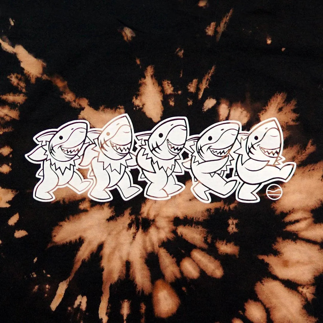 Dancing Sharks Tee 3.0 - Cape Clasp