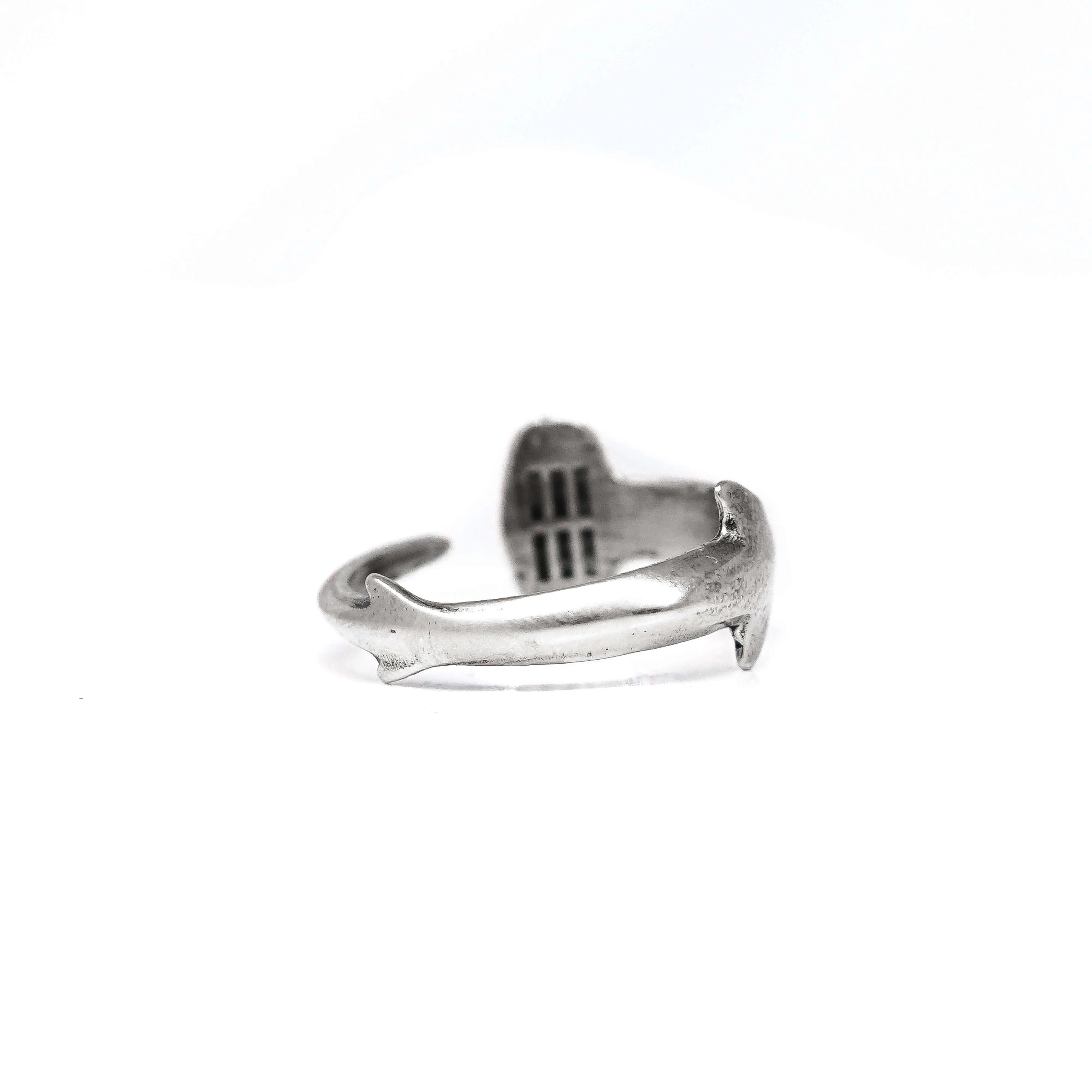 Hammerhead Shark Ring - Cape Clasp