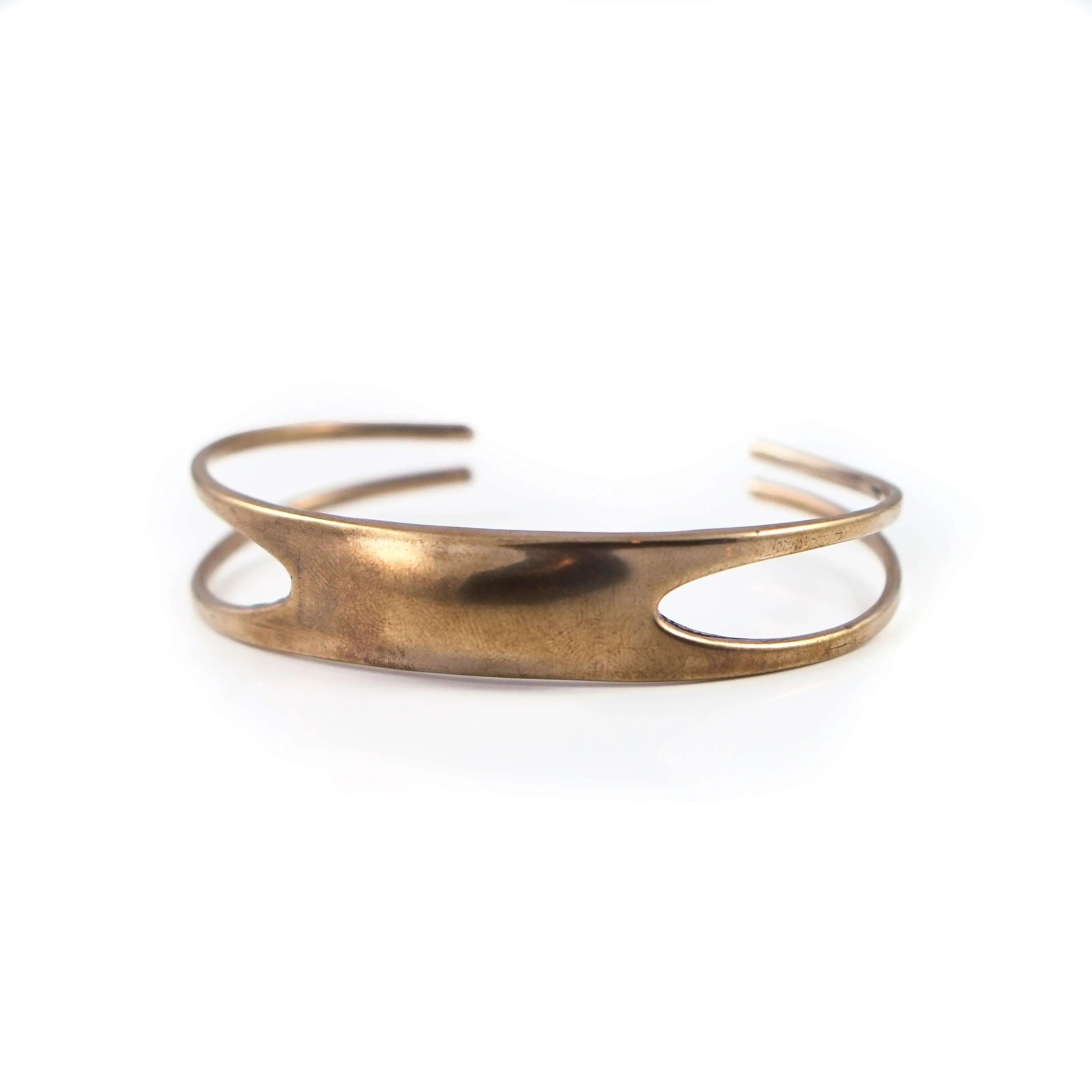 Mermaid's Purse Cuff - Cape Clasp