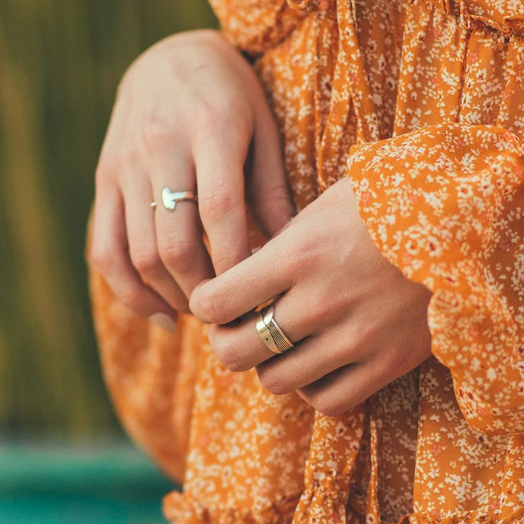 Whale Ring - Cape Clasp